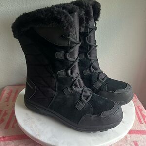 Columbia Black Winter Boots with Fur Trim